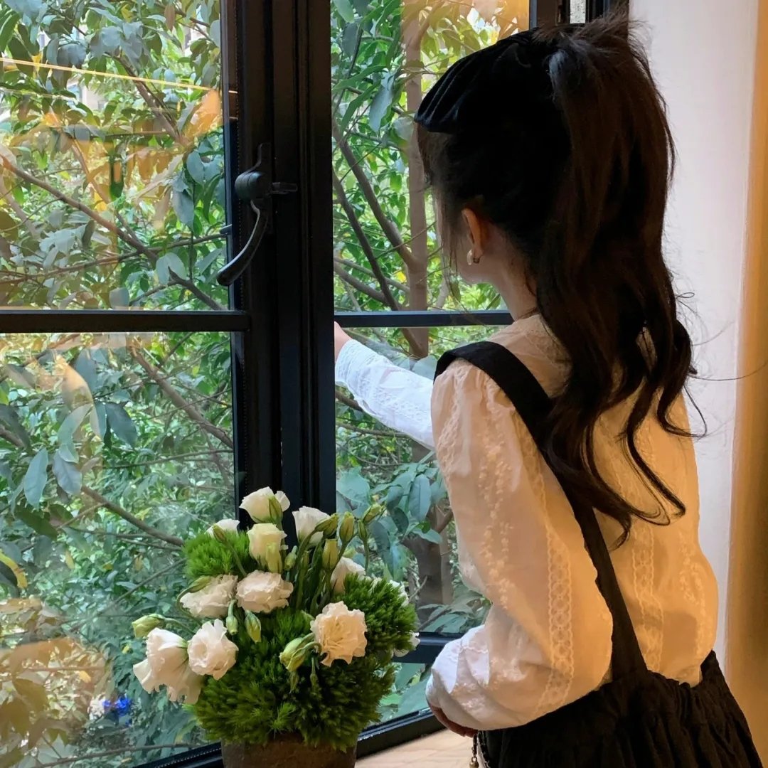 海棠不惜胭脂色